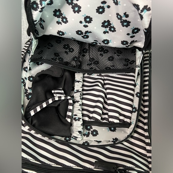 Ju-Ju-Be Be Right Back Black and White Striped Diaper Bag Backpack - Picture 14 of 16